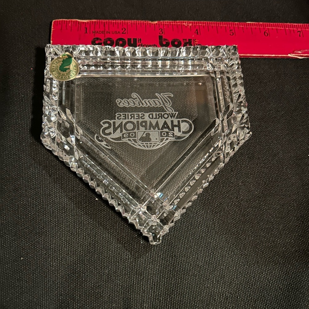 Waterford NY Yankees World Series Champions 2009 ltd edition paperweight - Picture 4 of 7